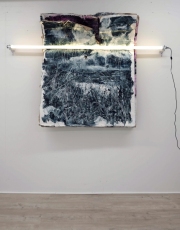 Arny Schmit „L‘espace en face“ 110 x 160 x 15 cm oil on paper | LED-light 2020