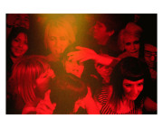 Nick Zinner -Tuscon-USA-March-2004-from the series “Crowds” (2003–2004), archival pigment print from analogue positive, aluminium behind Acrylic glass (Diasec), 100 × 150 cm, edition of 2