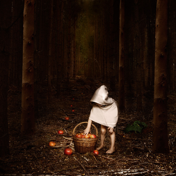 The Boy with the Apple Basket, 2014, 123 x 123 cm, Fine art print mounted on Alu Dibond, Edition 3 of 3