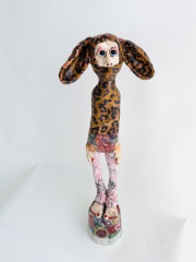 Claudia Kraml -Hasenartige- 2024 ceramics, glaze, underglaze colors, wire, Decals h 64 cm