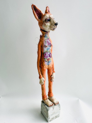 Claudia Kraml -with the wild squirrel- 2024 ceramics, glaze, underglaze colors, wire, Decals h 72 cm
